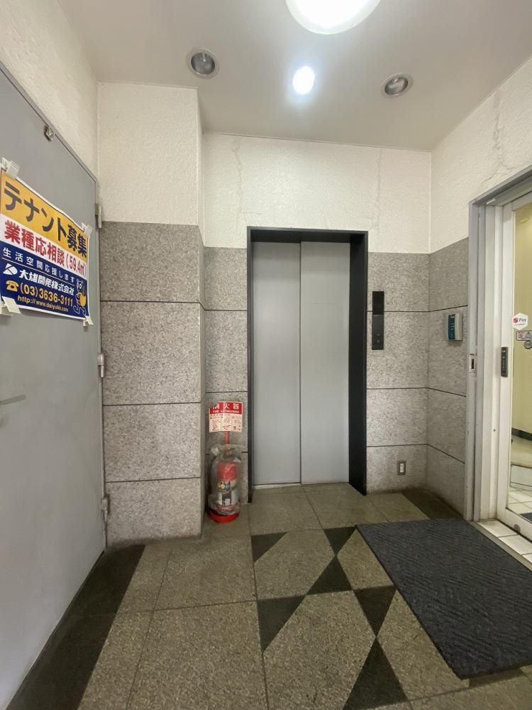 【その他共有部分】　２Fエレベーターホール
