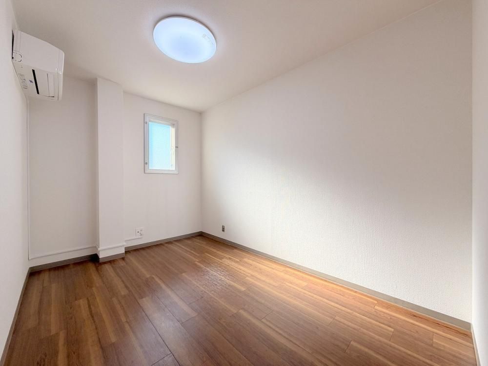 �y�����E���r���O�z�@