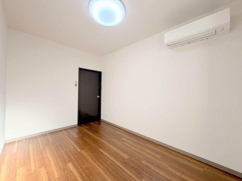 �y�����E���r���O�z�@