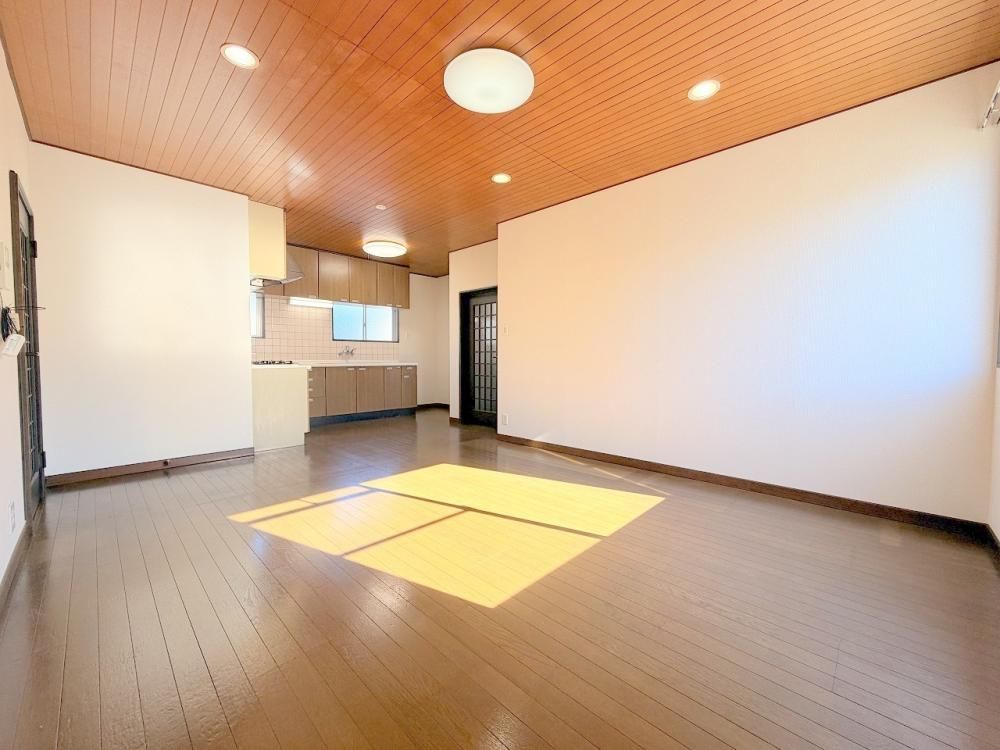 �y�����E���r���O�z�@