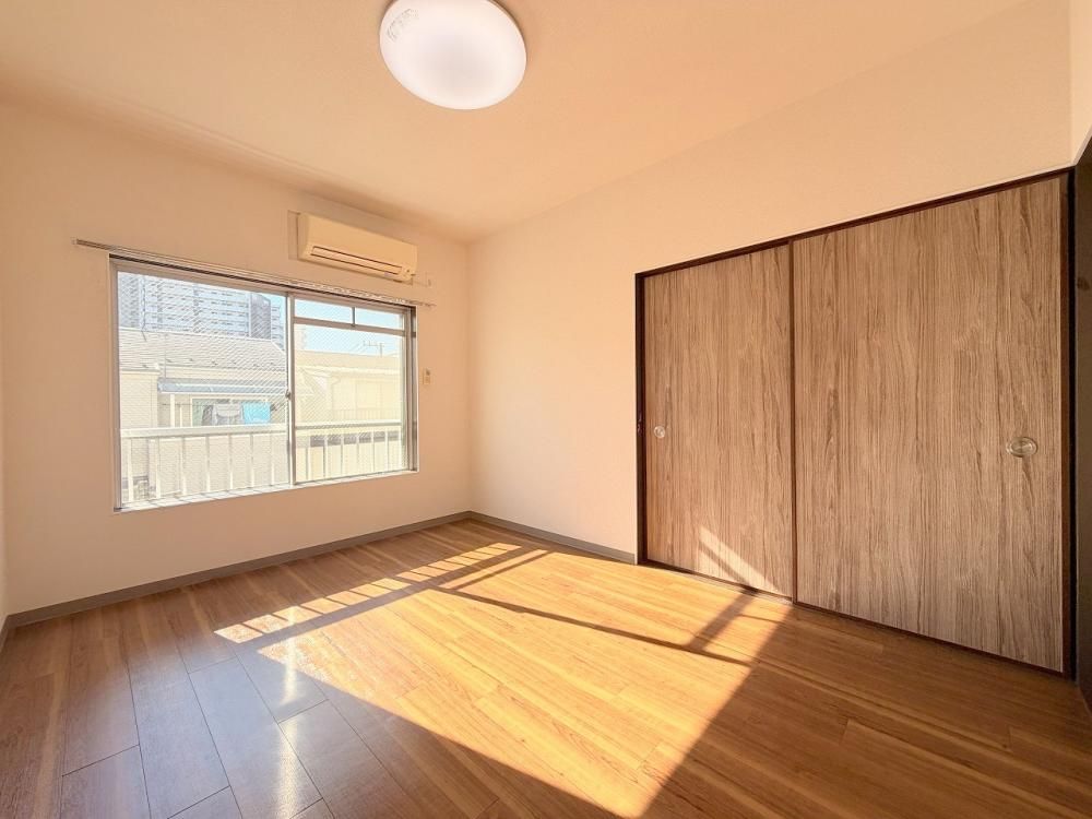 �y�����E���r���O�z�@