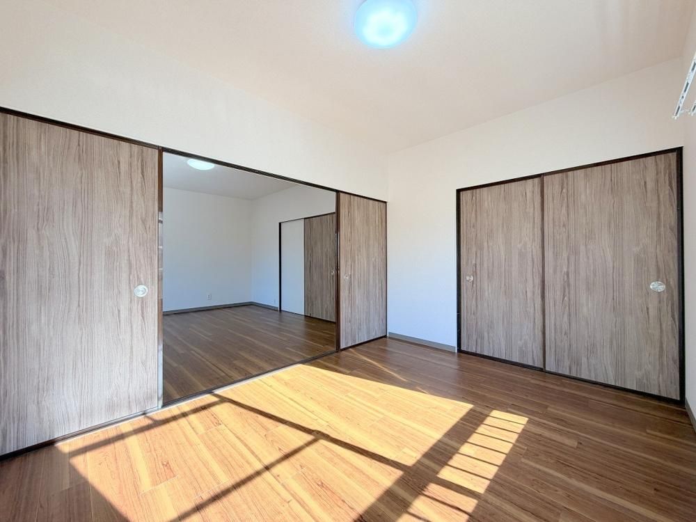 �y�����E���r���O�z�@