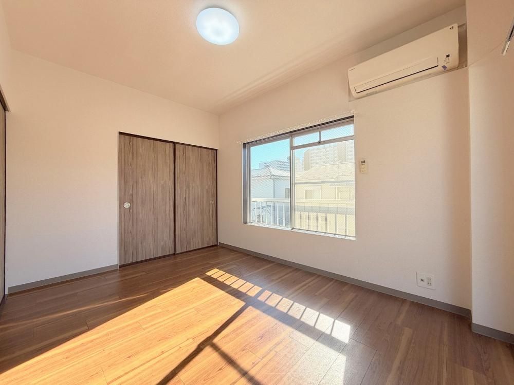 �y�����E���r���O�z�@