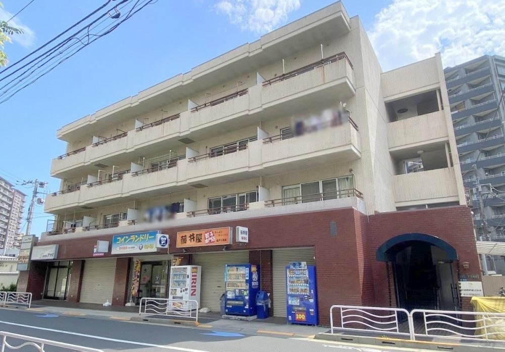 �y�����O�ρz�@����1�K�ɂ̓R�C�������h���[�̂��X�������Ă���啨�􂢂ɕ֗��ł���