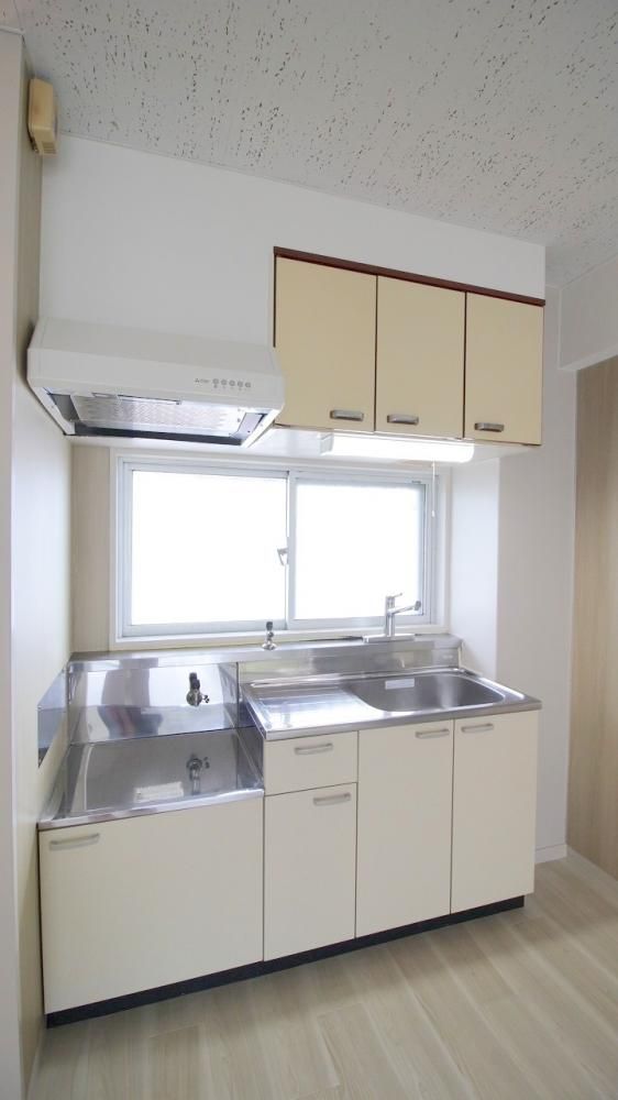 �y�L�b�`���z�@