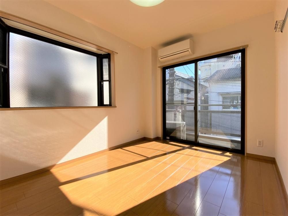 �y�z�@���������ʍ̌��̖��邢�p�Z�˂ł��B