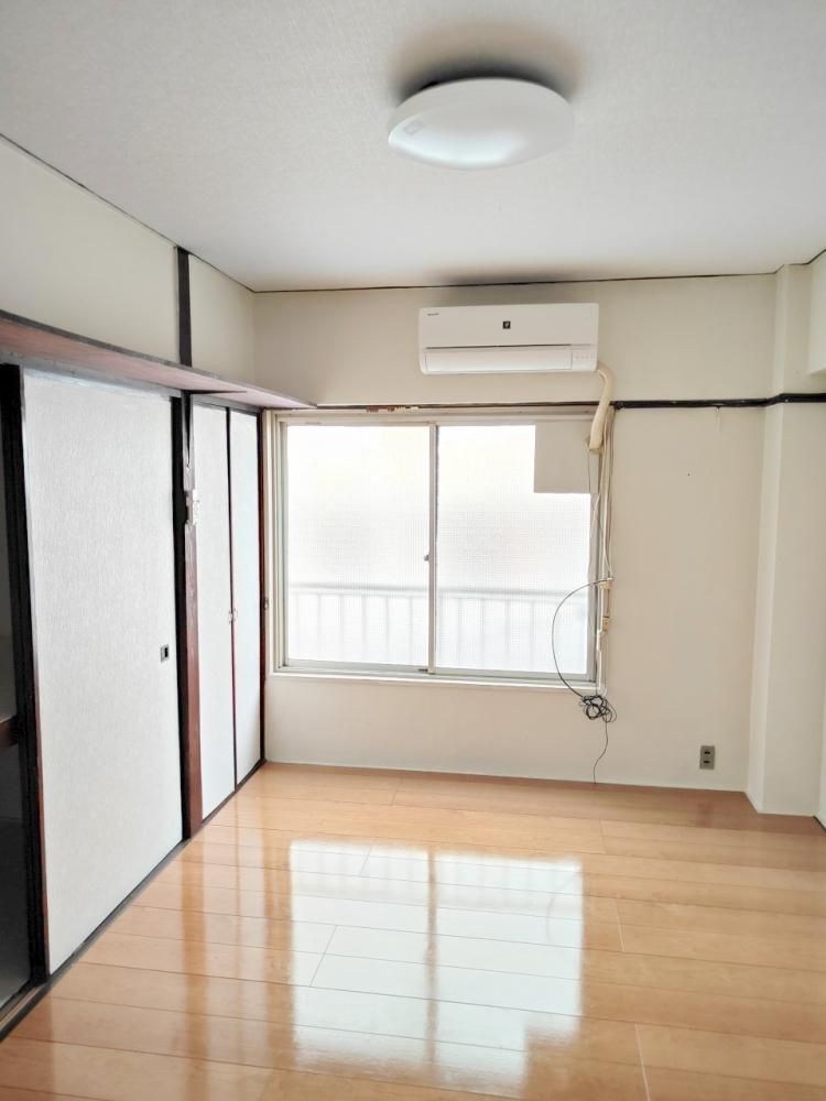 �y�����E���r���O�z�@