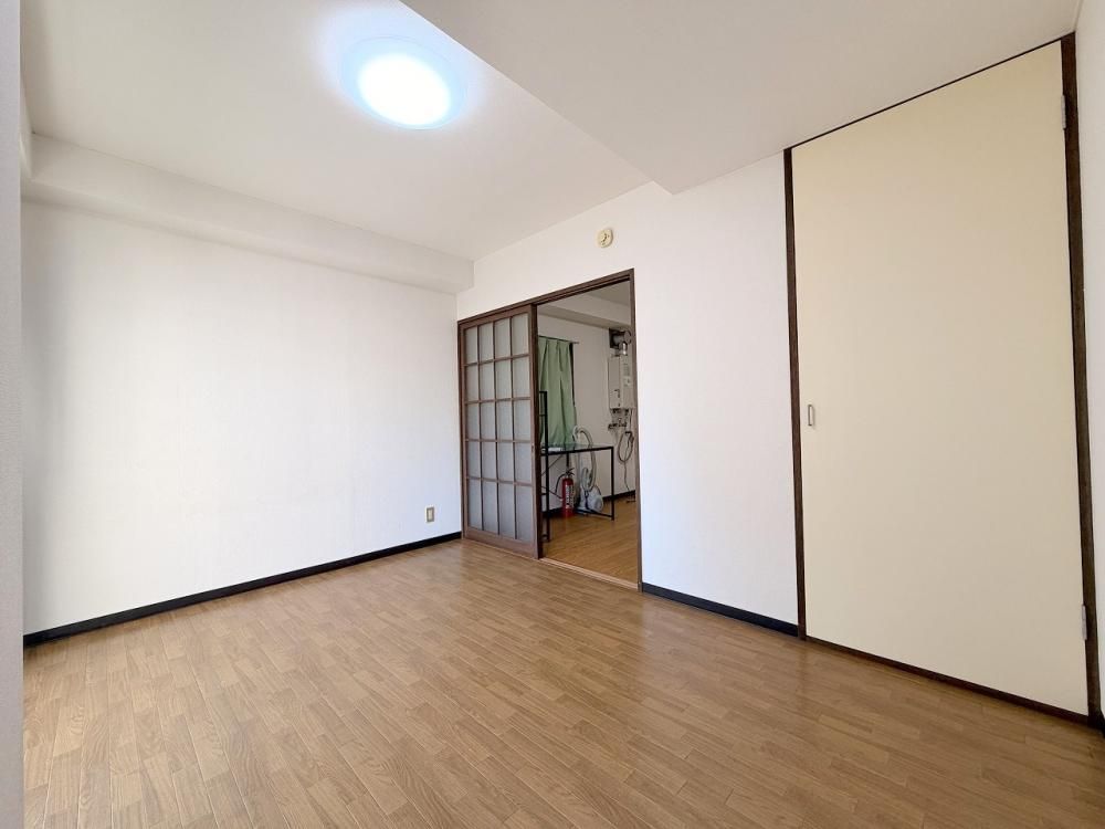 �y�����E���r���O�z�@