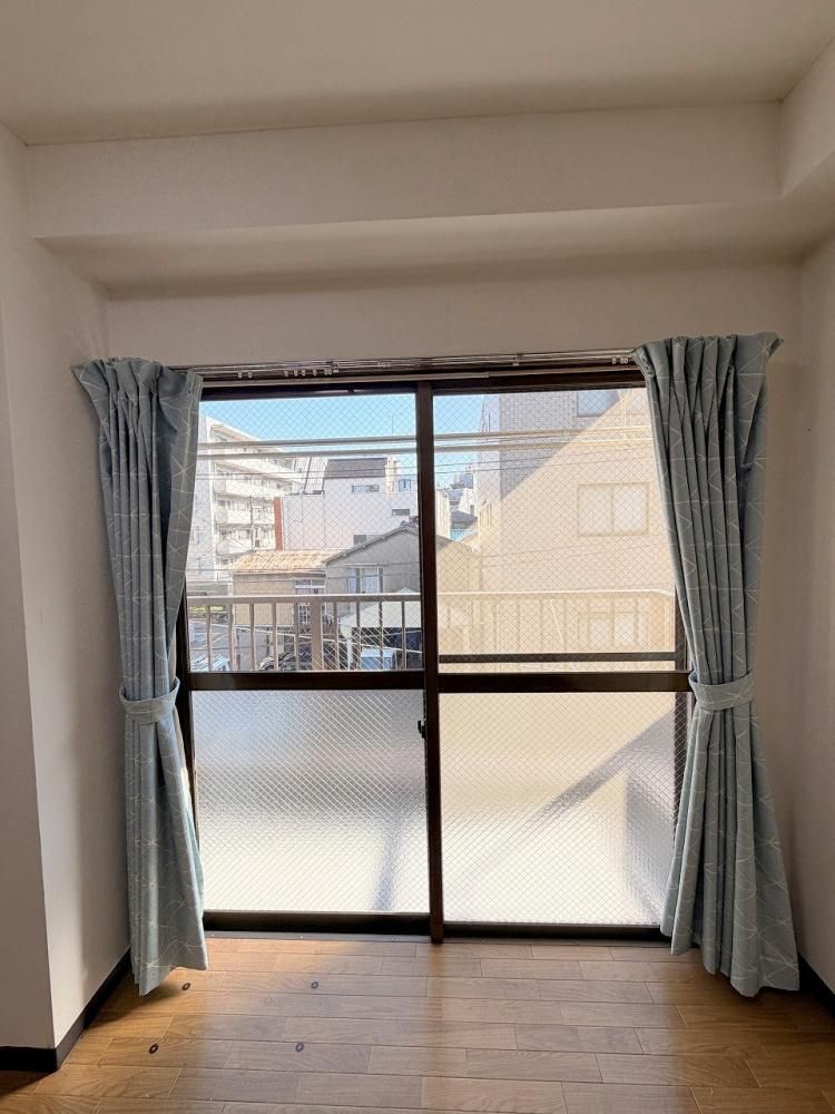 �y�����E���r���O�z�@