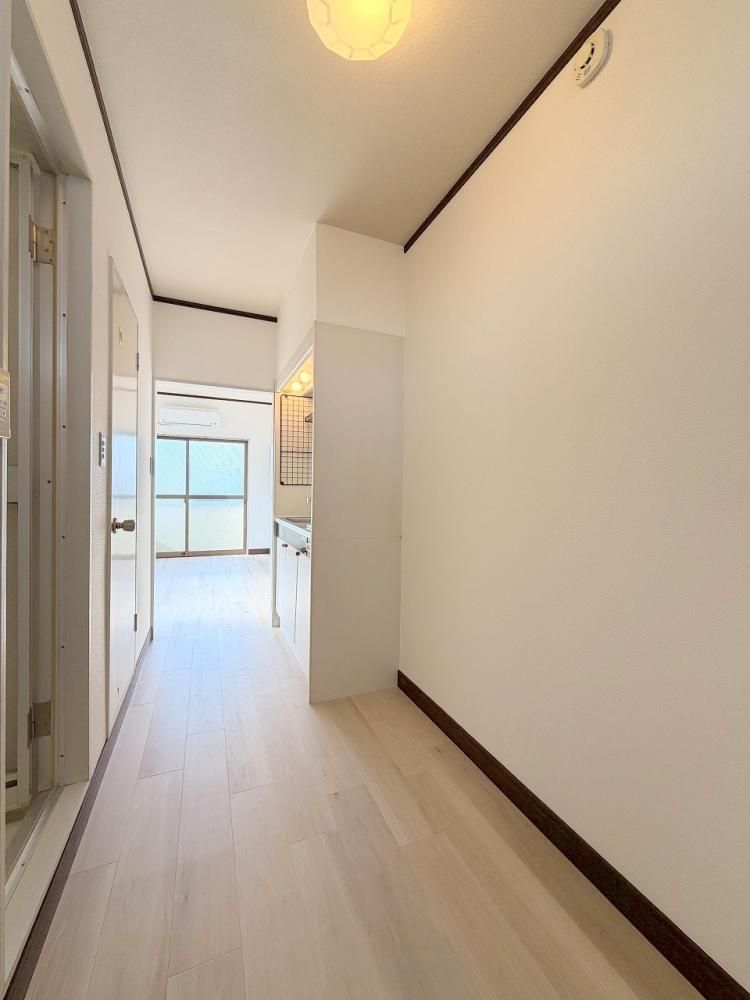 �y�����E���r���O�z�@