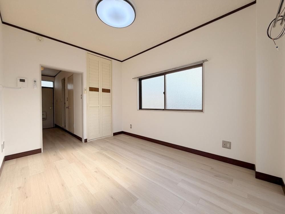 �y�����E���r���O�z�@