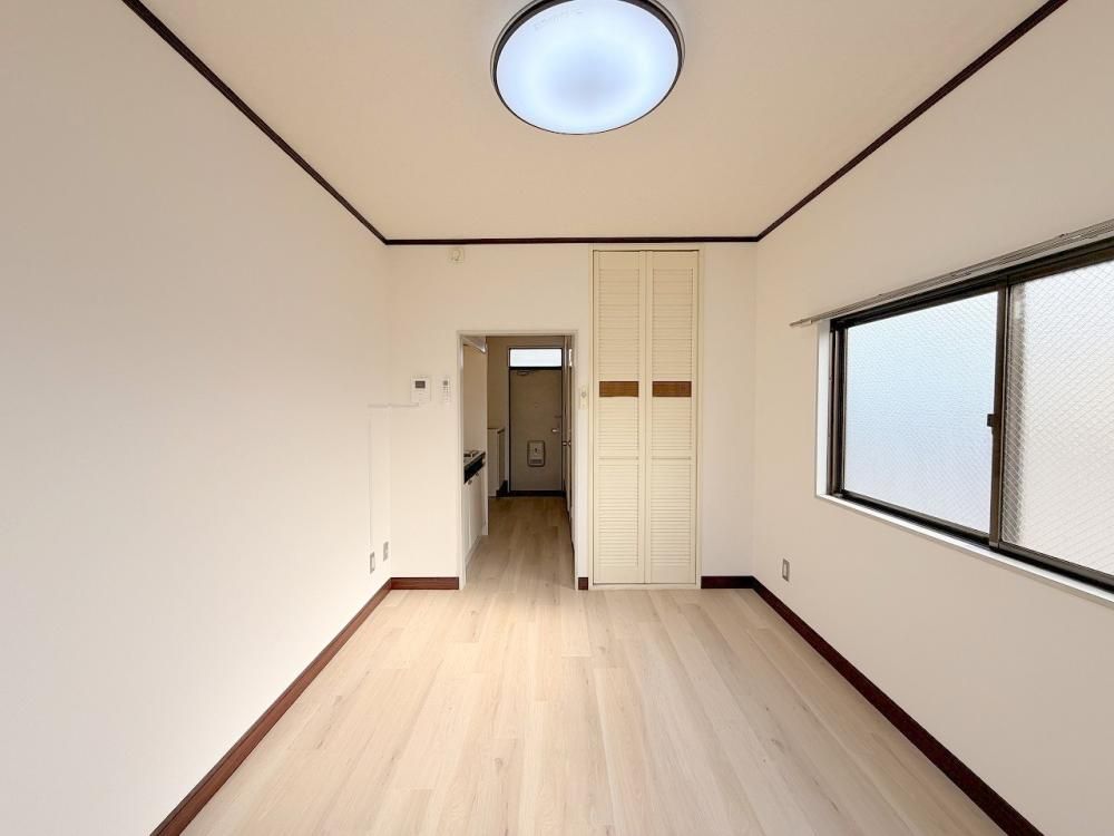 �y�����E���r���O�z�@