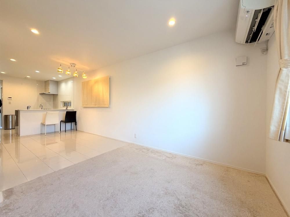 �y�����E���r���O�z�@