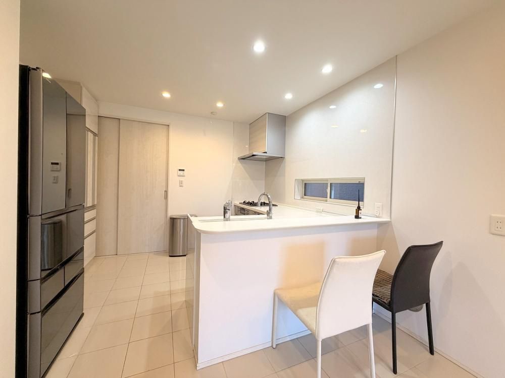 �y�����E���r���O�z�@