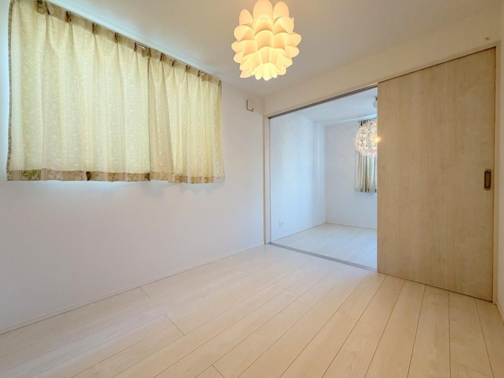 �y�����E���r���O�z�@