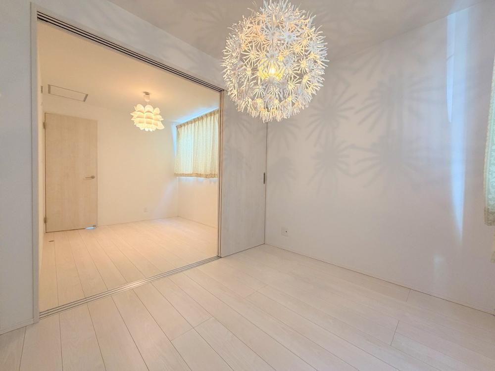 �y�����E���r���O�z�@