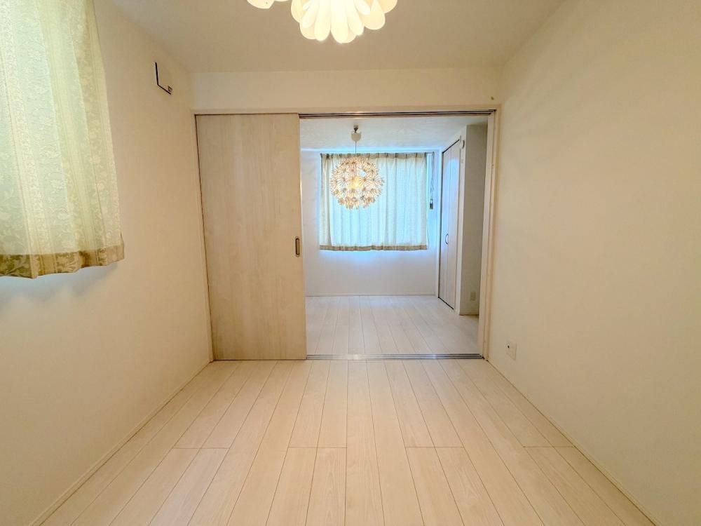 �y�����E���r���O�z�@