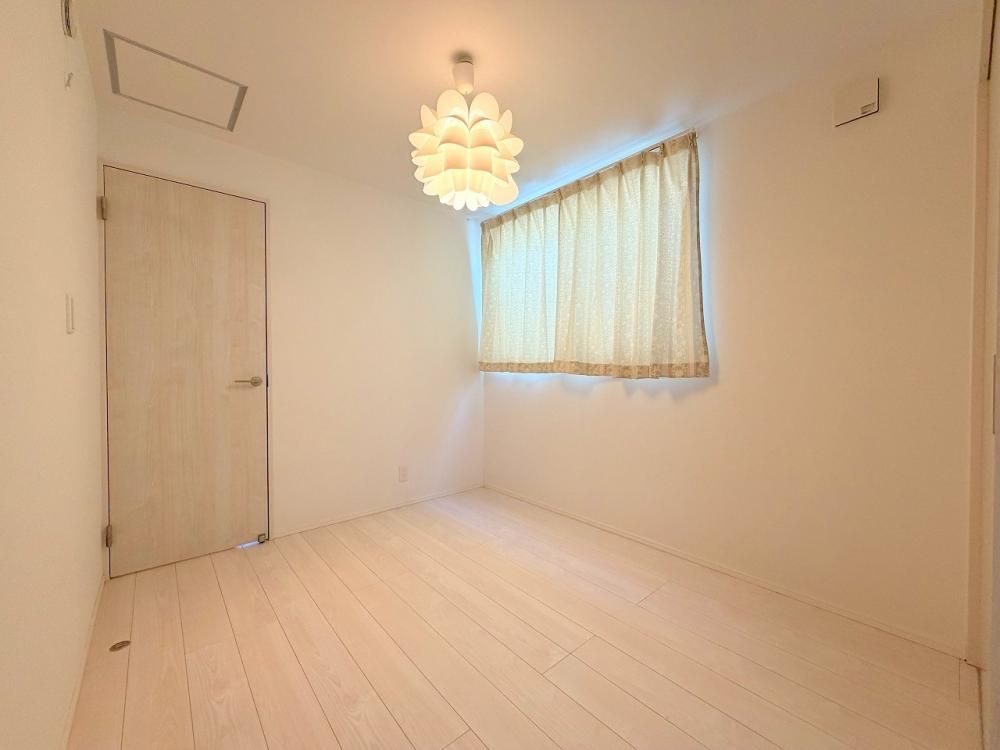 �y�����E���r���O�z�@