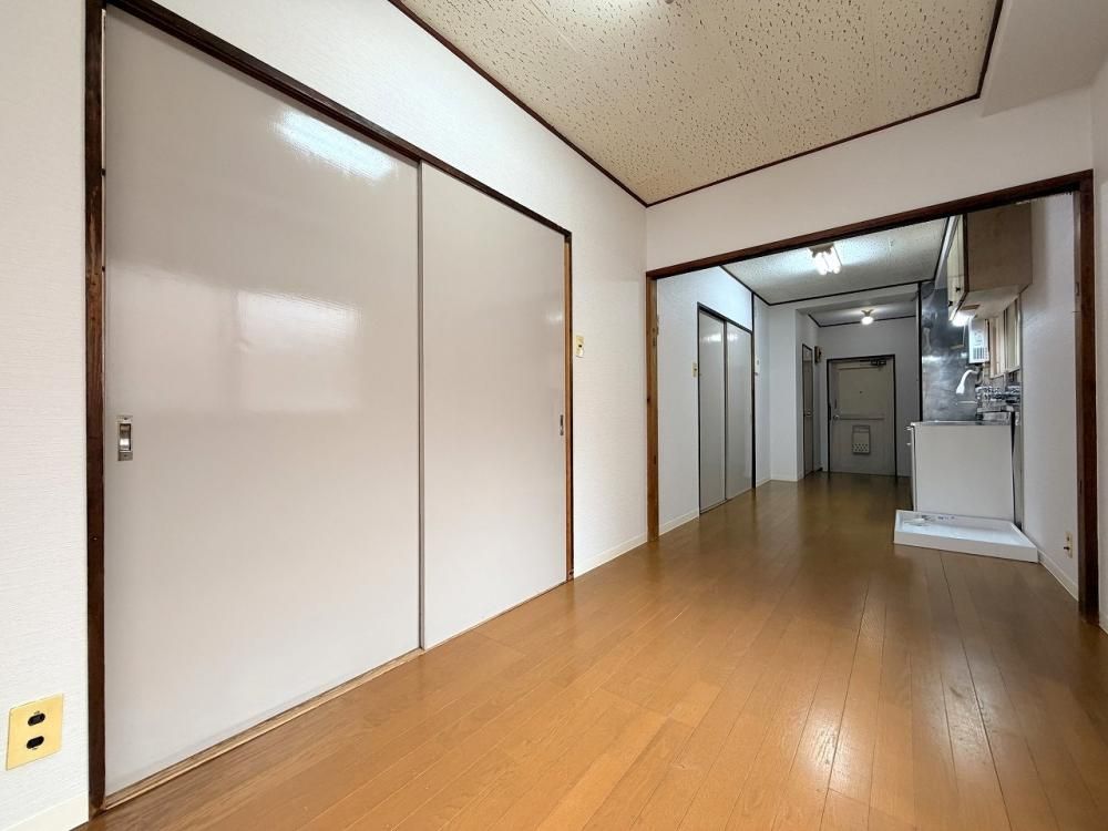 �y�����E���r���O�z�@