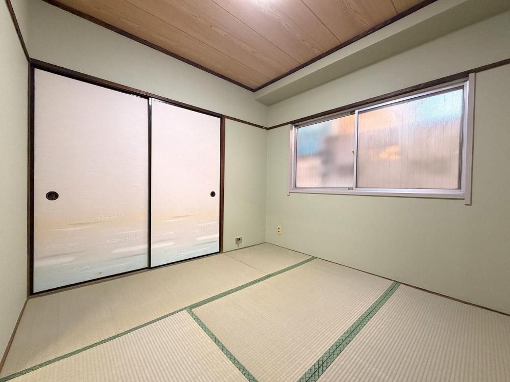 �y�����E���r���O�z�@