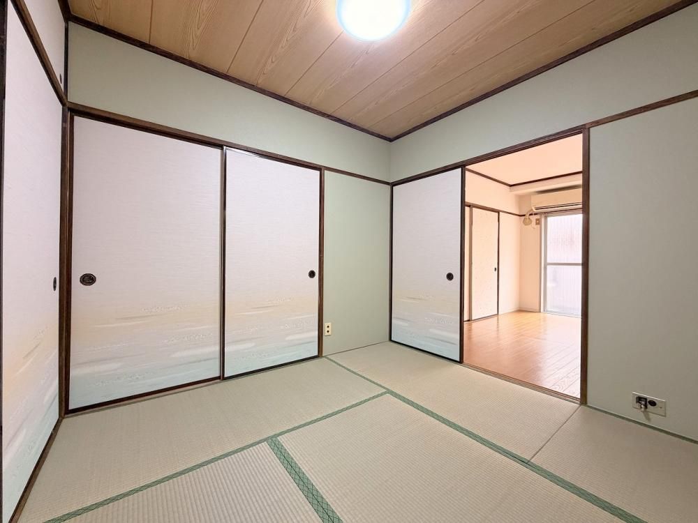 �y�����E���r���O�z�@