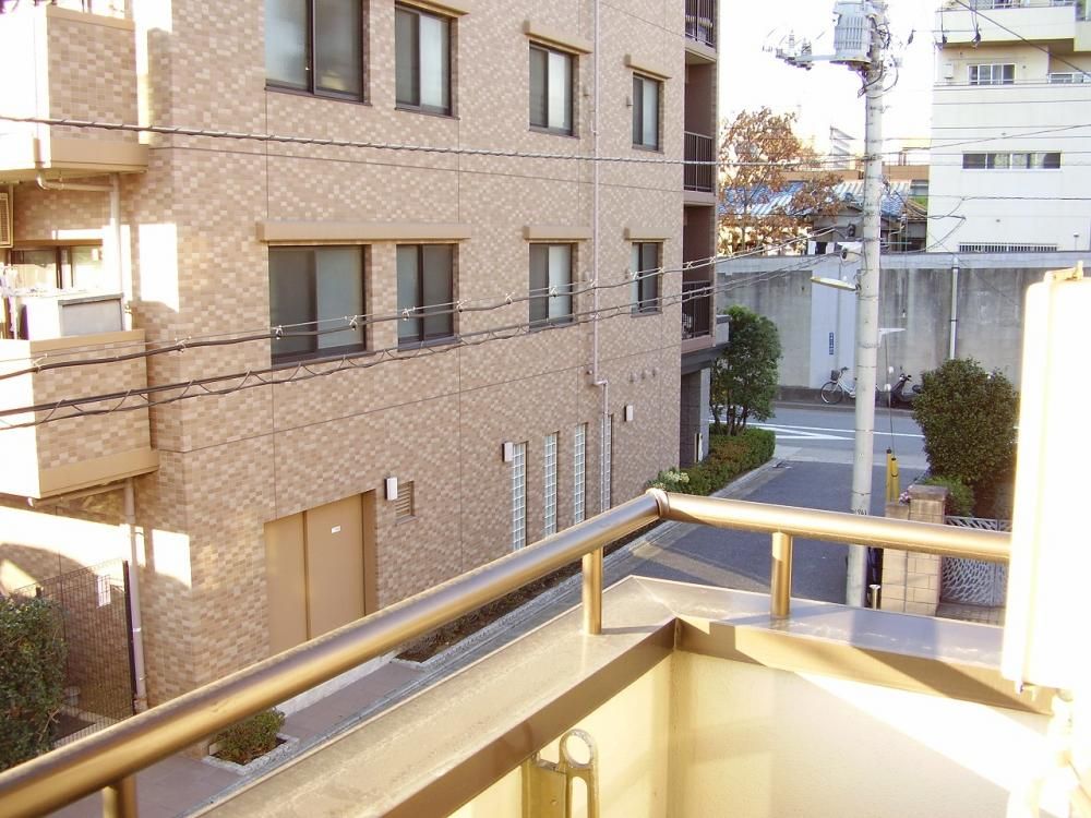 �y���]�z�@