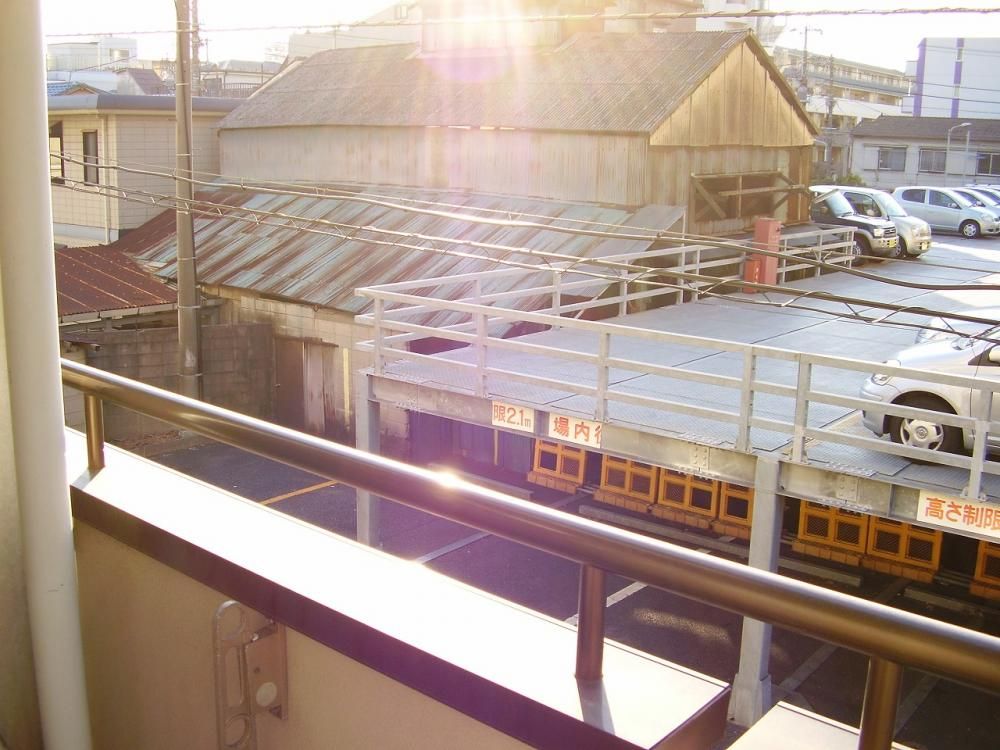 �y���]�z�@