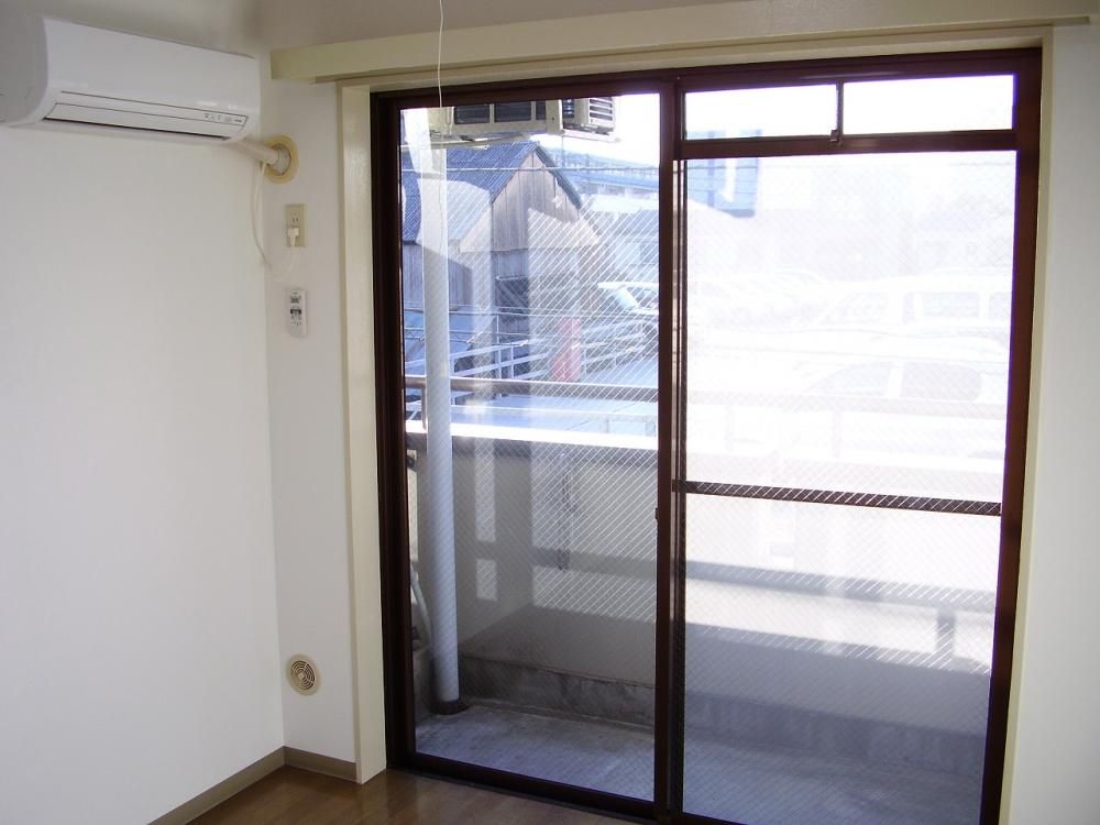 �y�����E���r���O�z�@