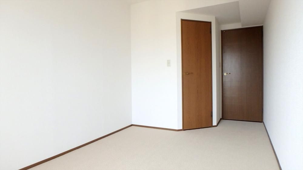 �y�����E���r���O�z�@