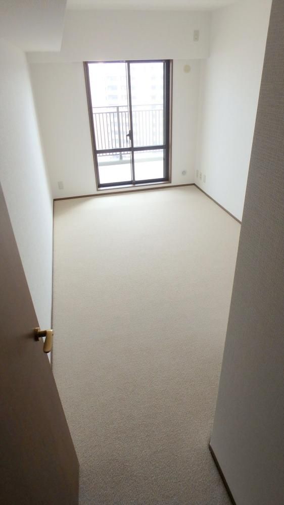 �y�����E���r���O�z�@