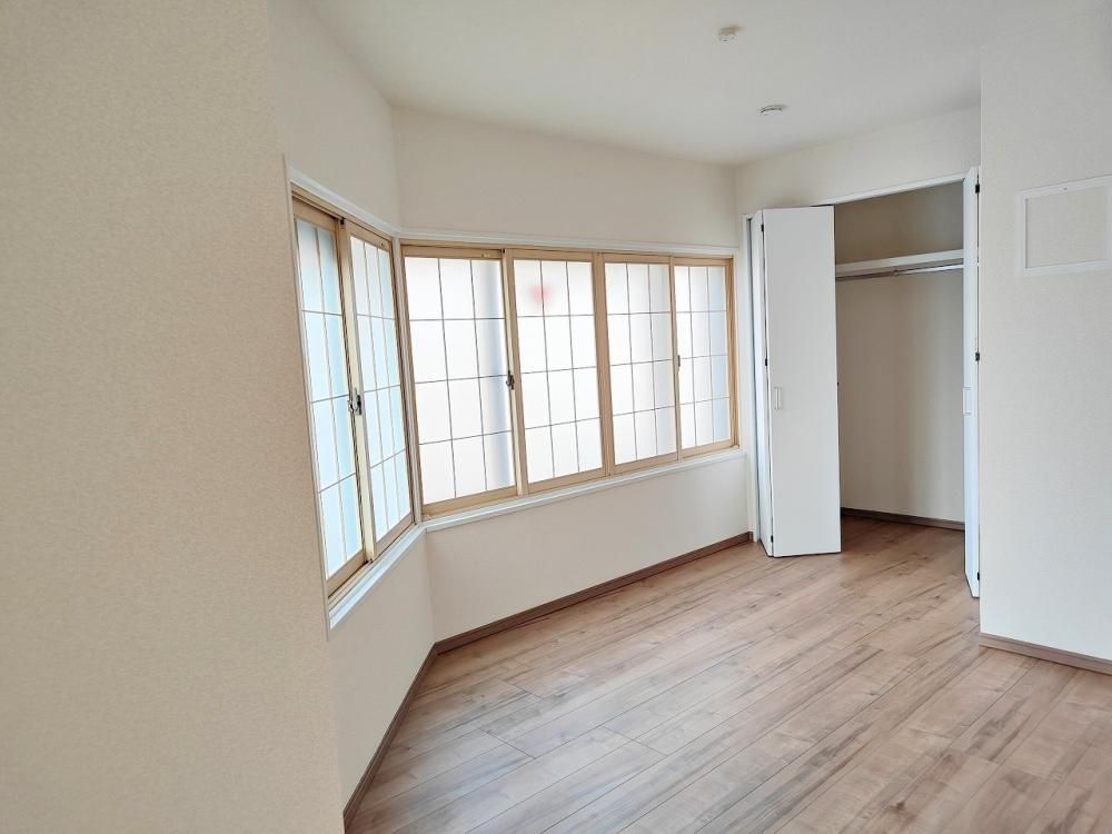 �y�����E���r���O�z�@