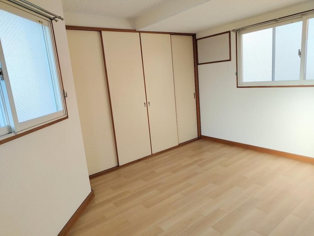 �y�����E���r���O�z�@