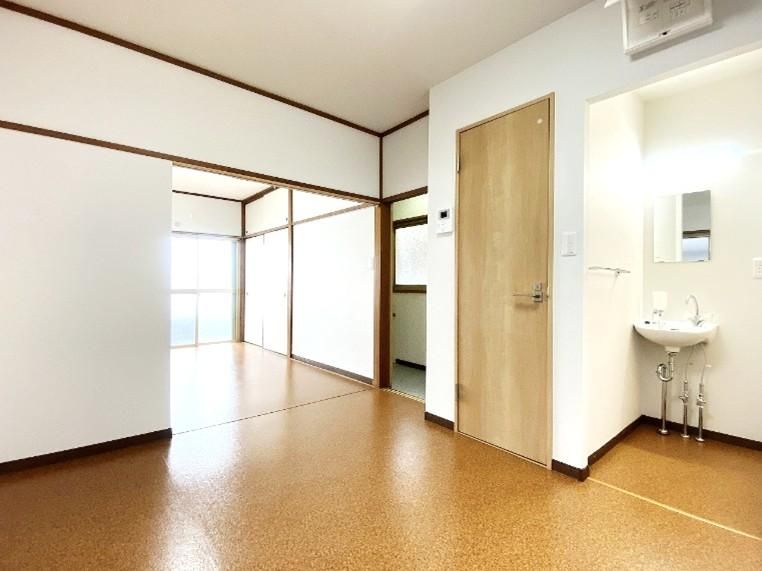 �y�����E���r���O�z�@