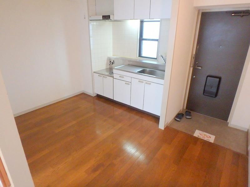 �y�L�b�`���z�@