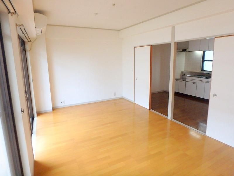 �y�����E���r���O�z�@