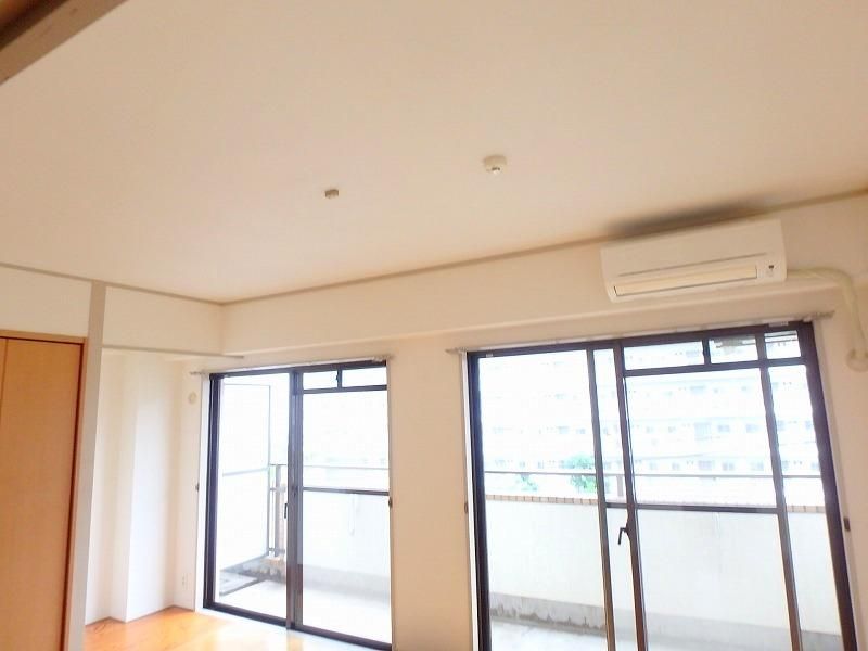 �y�����E���r���O�z�@