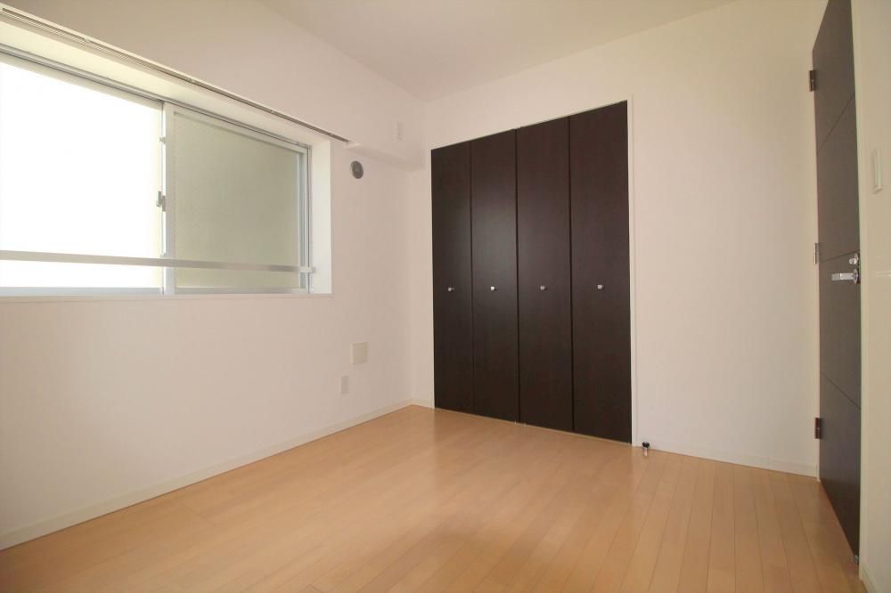 �y�����E���r���O�z�@