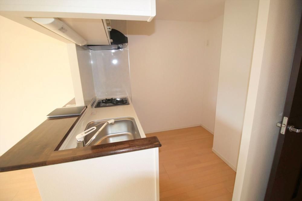 �y�L�b�`���z�@