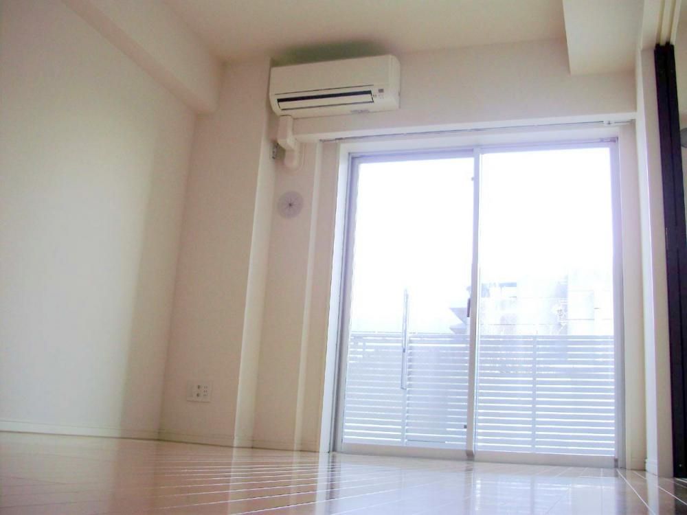 �y�����E���r���O�z�@